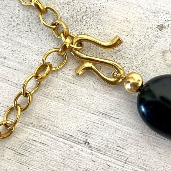 Liz Claiborne black and gold tone beaded necklace - Picture 8 of 10